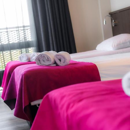 Bas World Hotel Вегел Экстерьер фото